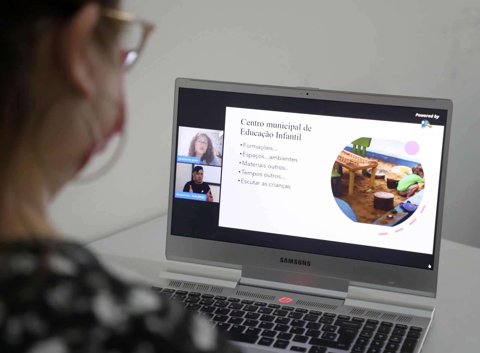 Aulas on-line serão oferecidas em diversas áreas